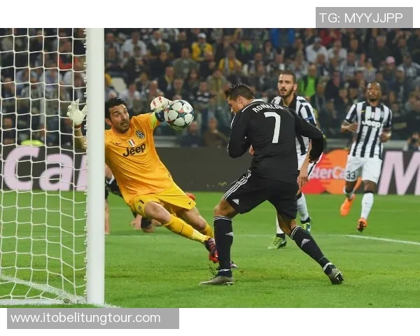 香港足球队挑战皇家马德里展现亚洲球队实力与魅力的巅峰对决